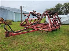 International 4600 Field Cultivator 