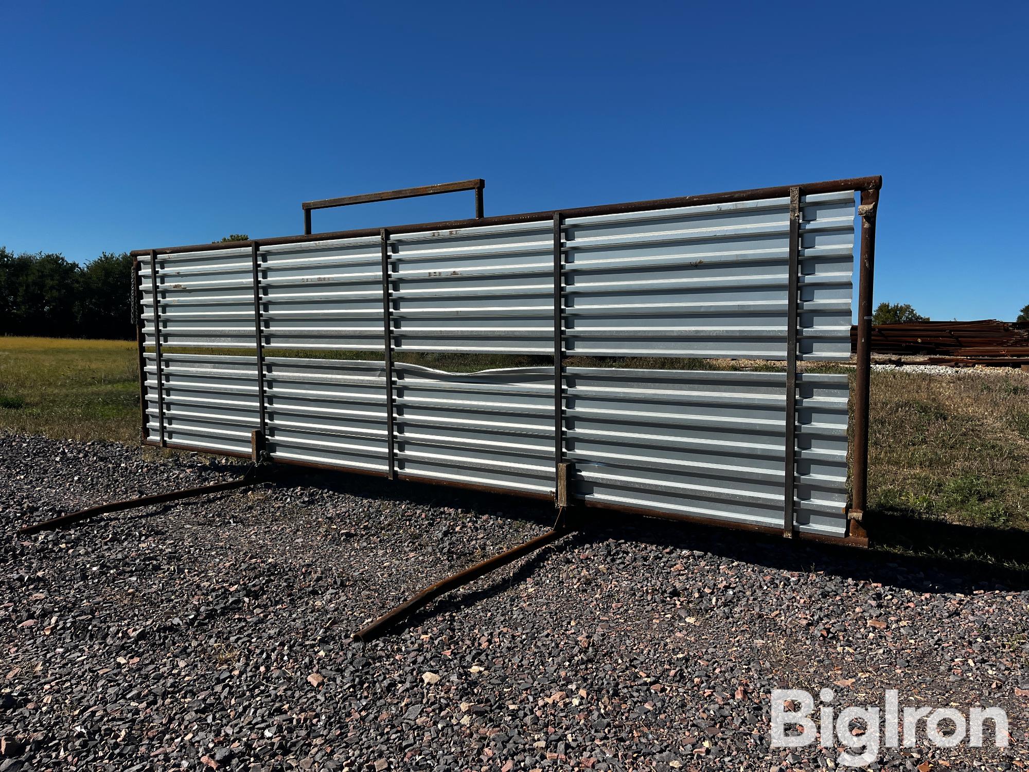 Linn Post & Pipe Freestanding Windbreak 