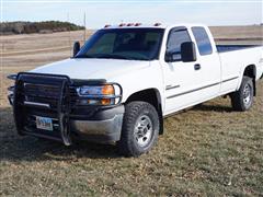 2002 GMC Sierra 2500HD 4x4 Extended Cab Pickup W/8' Box 