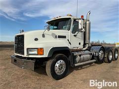 2007 Mack CL733 Tri/A Truck Tractor W/Wet Kit 