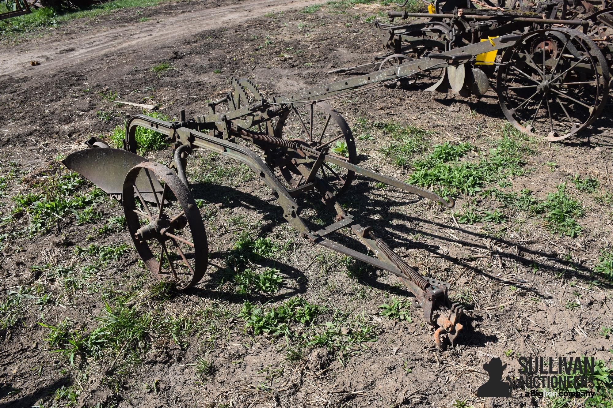 International Harvester Company Antique 1-bottom Plow 