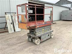 2004 Skyjack Scissor Lift 