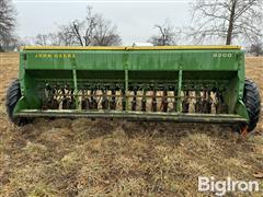 items/f73f1ea168dfef11b5427c1e52426a9d/johndeere8200drill-19_2a8d639c4fb74ffbb5c9c758f007633c.jpg