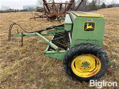 items/f73f1ea168dfef11b5427c1e52426a9d/johndeere8200drill-19_a5eca9b25def47b78b7d66cab4892ef2.jpg