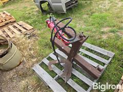 items/f7532d39403af011a2d97c1e52426054/dyck-welding-round-bale-trailer_1ffedd0589644bc3811a5f00cadbc099.jpg