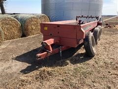 Case IH 1570 T/A Manure Spreader 