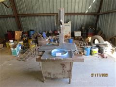 items/f870c20af04bec11a3ee0003fff90bee/hobartcommercialmeatprocessingbandsaw_940b70a6ee5441d69811e967b077d636.jpg