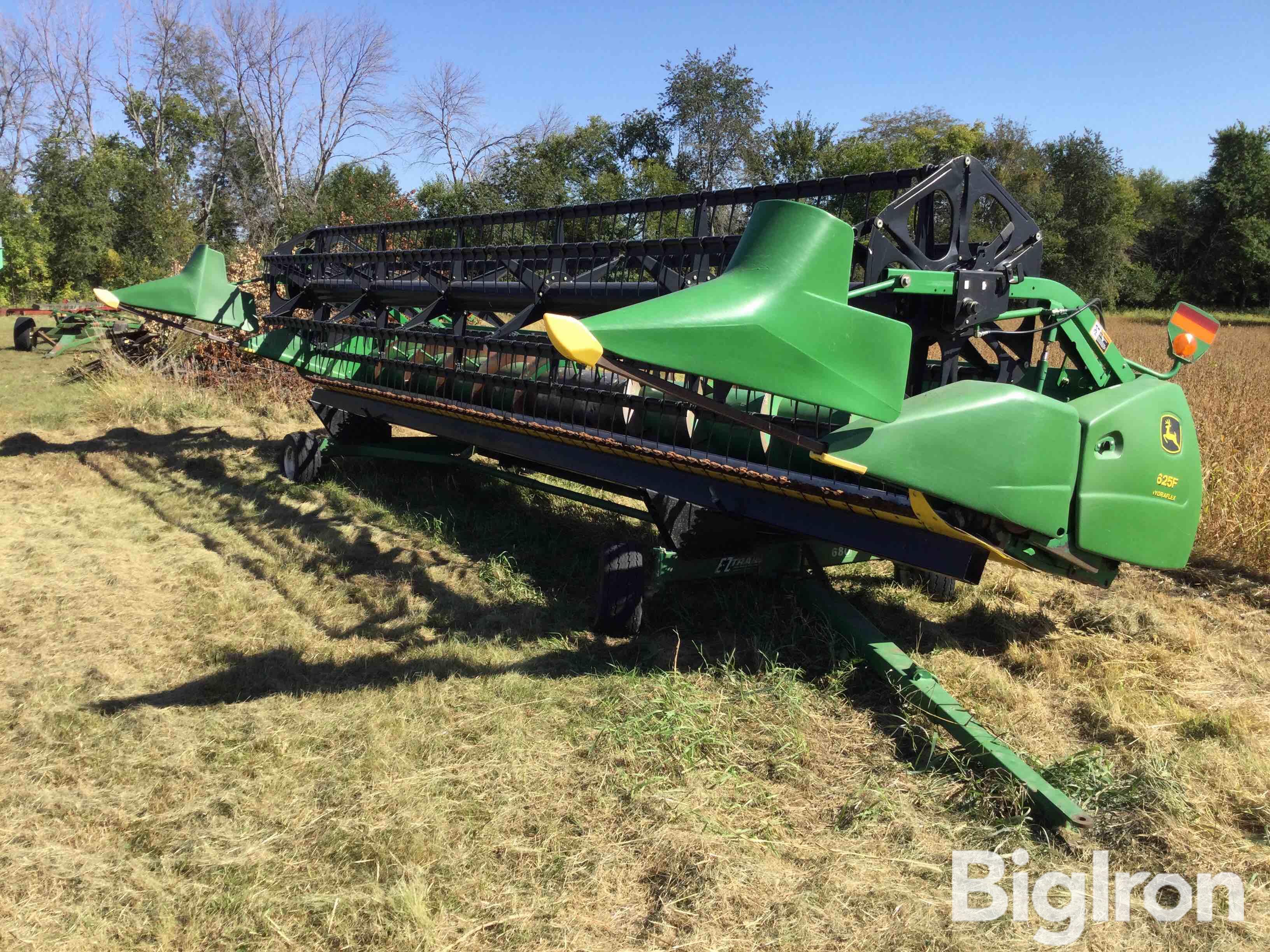 2005 John Deere 625F Hydraflex Platform W/EZ Trail 680 Head Trailer 