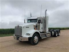 2012 Kenworth T800 Tri/A Truck Tractor 