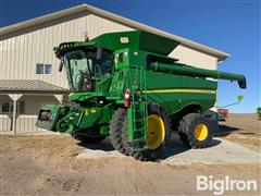 2012 John Deere S680 4WD Combine 