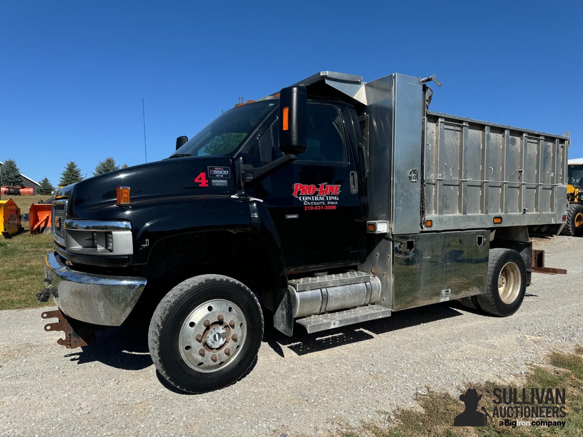 2009 GMC C5500 4x4 Flatbed Truck 