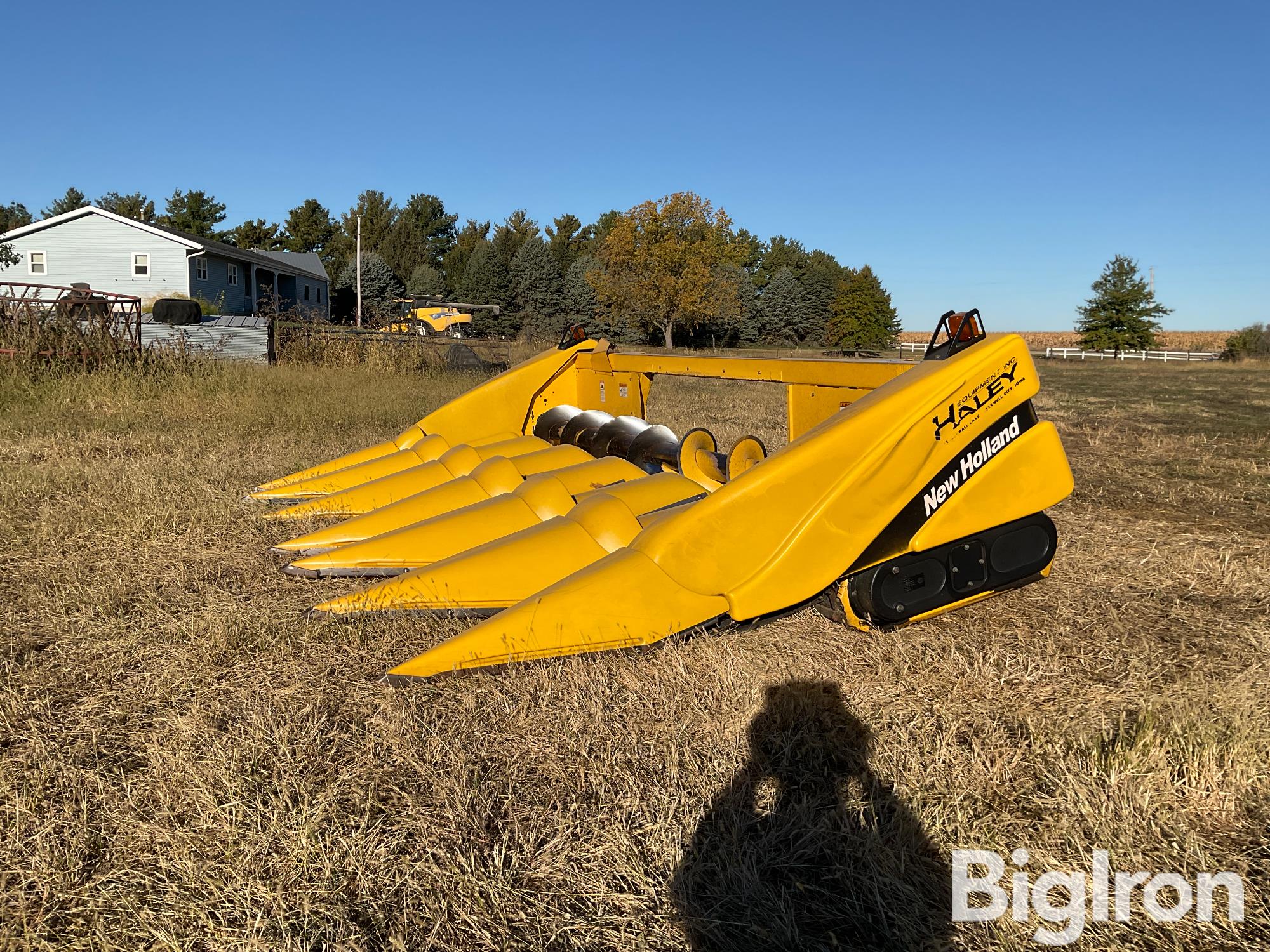 2004 New Holland 98C 6R30” Corn Head 