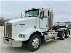 2007 Kenworth T800 T/A Day Cab Truck Tractor 