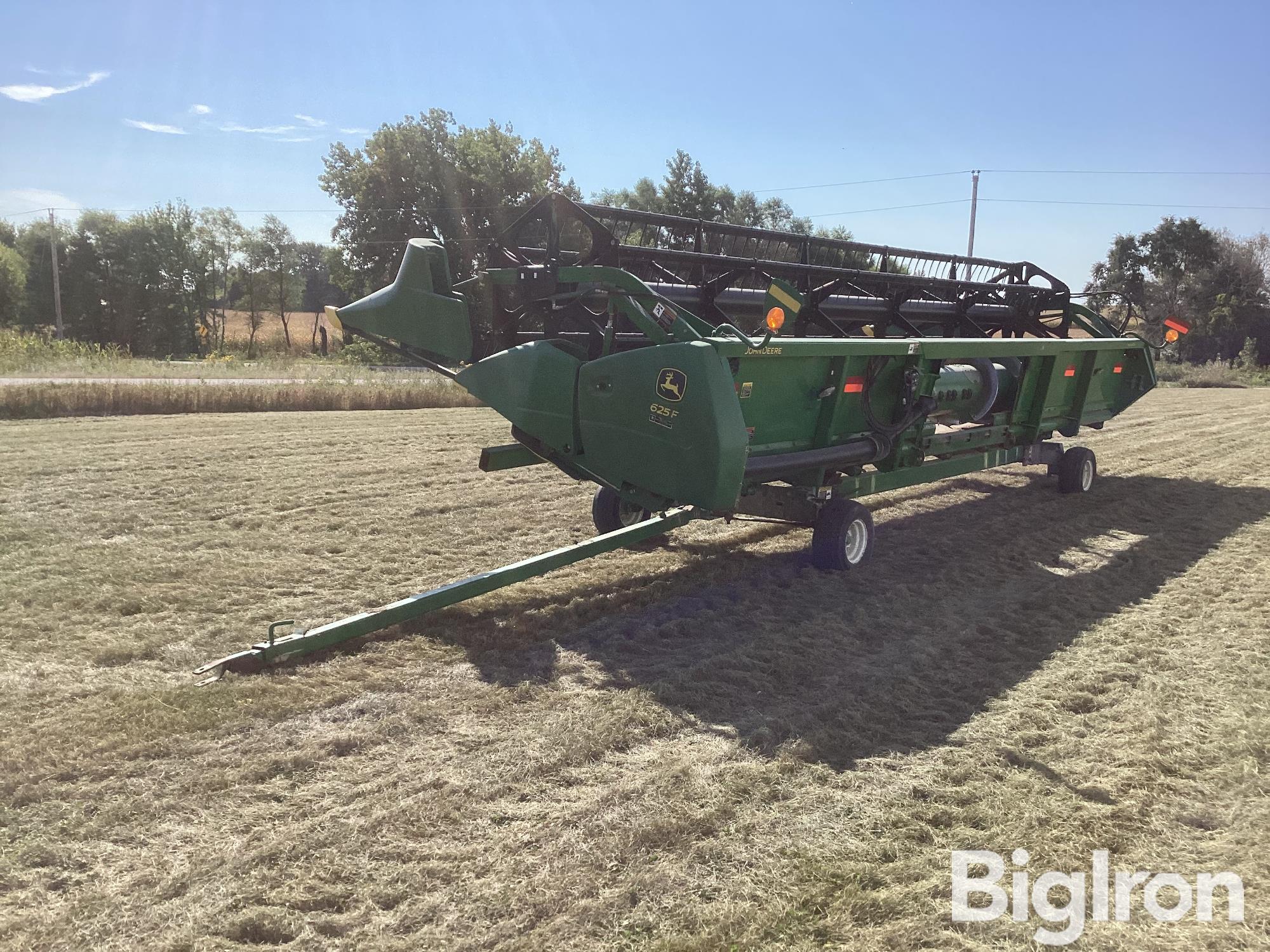 John Deere 925F 25’ Platform Header W/Cart 