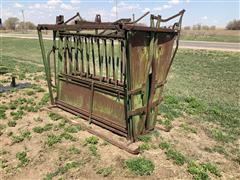 Powder River Manual Squeeze Chute 