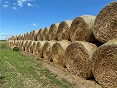 items/fb25106cdb10ed11b5cf00155d72f54a/roundstrawbeddingbales-5_7a36f25d137c40d094f945a4db31d946.jpg