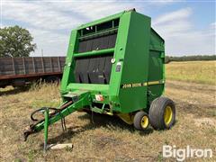 John Deere 535 Round Baler 