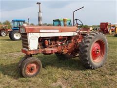 1962 McCormick Farmall 560 Gas 2WD Tractor 