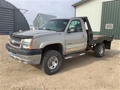 2004 Chevrolet Silverado 2500 HD 4x4 Flatbed Pickup 