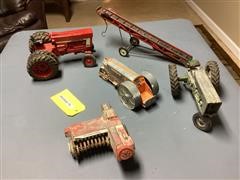 Classic Metal Small Scale Farm Toys 