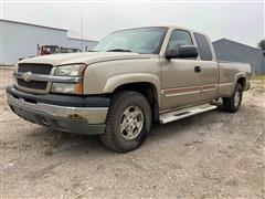 2004 Chevrolet Silverado 1500 4x4 Extended Cab Pickup 