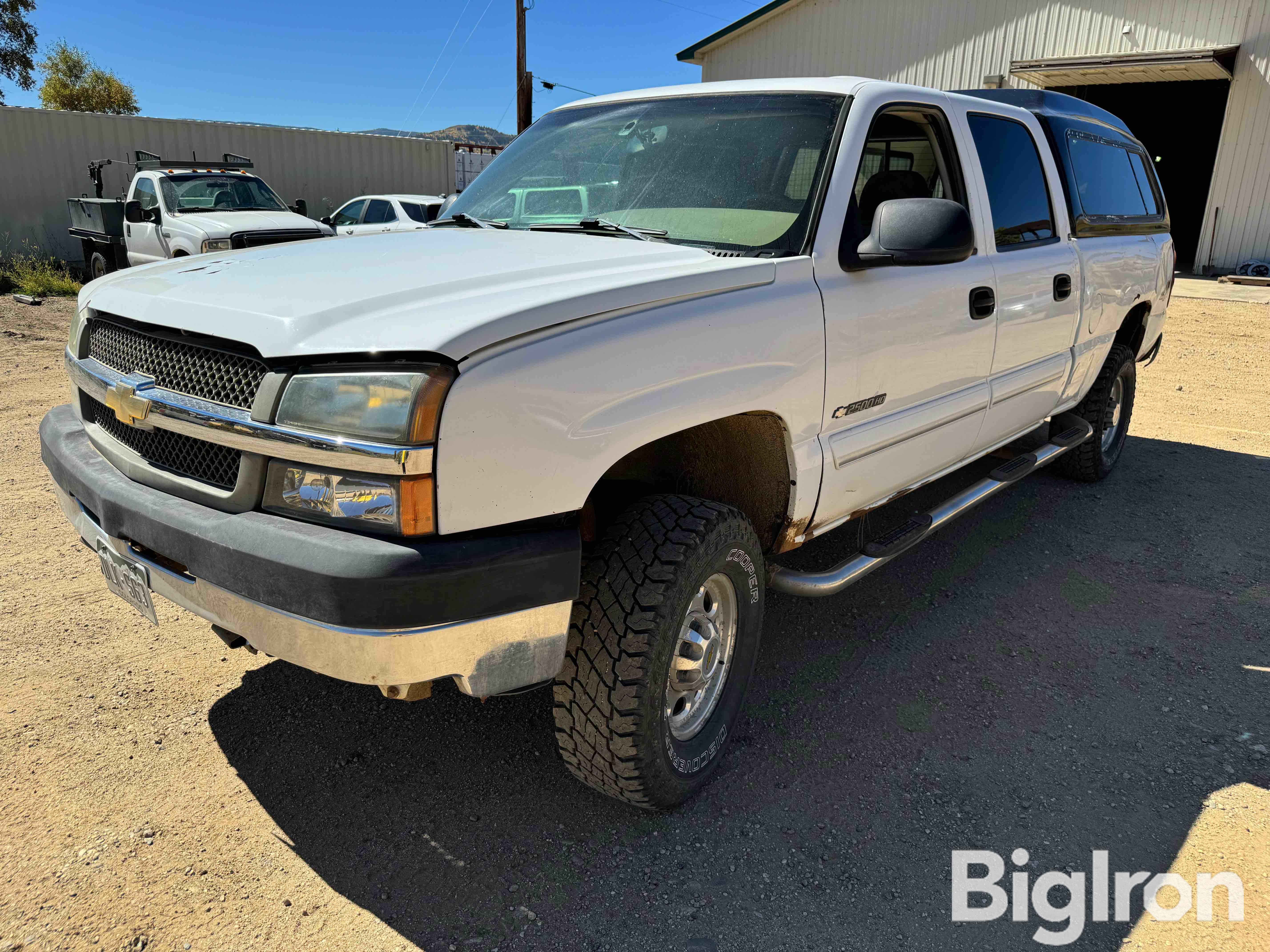 2003 Chevrolet Silverado 2500 4x4 Crew Cab Pickup W/Topper 