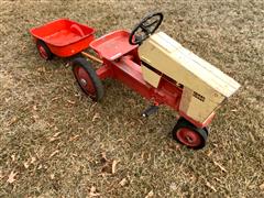 Case Collectible Tractor W/Cart 