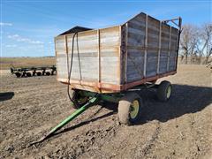 John Deere Forage Dump Wagon 