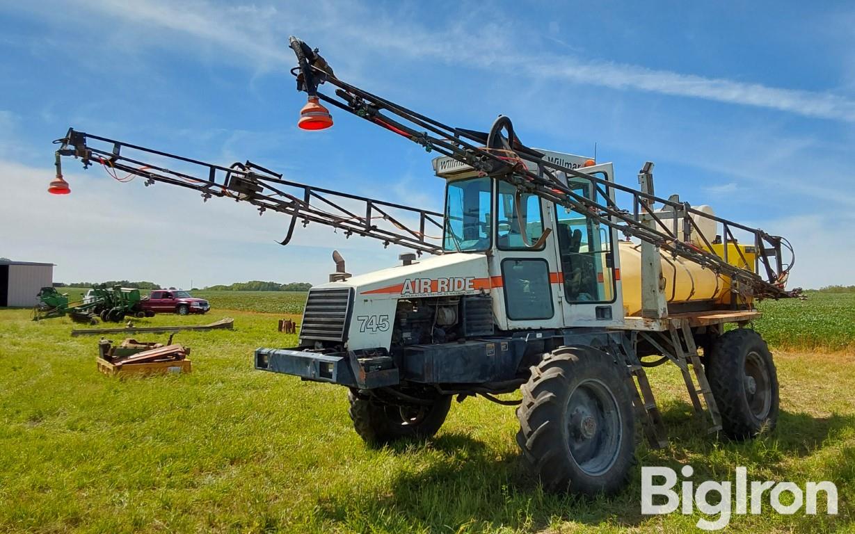 Willmar 745 4x4 Self-Propelled Sprayer 