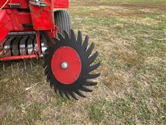 items/fd2fe949d662ee11a81c6045bd4a636e/gehl14704x5roundbaler-2_48a0700504694c9a9e102f00ce4631e7.jpg