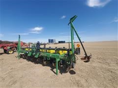 John Deere 1700 MaxEmerge Plus Planter 