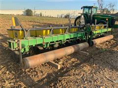 John Deere 1700 MaxEmerge Plus 8R36" Planter 