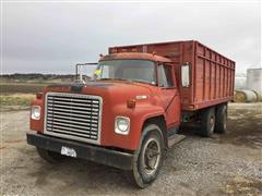 1972 International Loadstar 1700 T/A Grain Truck 