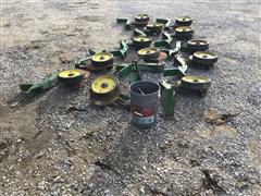 items/fe010ade3fb5ed119ac40003fff922e3/johndeere1775ntliquidfertilizeropeners-2_37633c1fb52546c18a395d590722128d.jpg