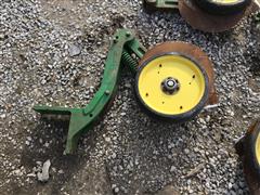 items/fe010ade3fb5ed119ac40003fff922e3/johndeere1775ntliquidfertilizeropeners-2_3b272c2e975b45d58d71fe4443b2803e.jpg