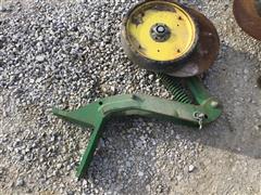 items/fe010ade3fb5ed119ac40003fff922e3/johndeere1775ntliquidfertilizeropeners-2_5dadd3432e6044cf974c72e4c2ce7562.jpg