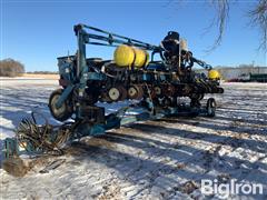 Kinze 2600 16R30" Planter 