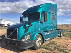 2007 Volvo VNL T/A Truck Tractor 