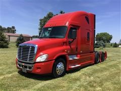 2014 Freightliner Cascadia T/A Truck Tractor 
