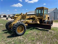 Allis-Chalmers M100 Motor Grader 