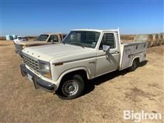 1981 Ford F150 2WD Utility Truck 