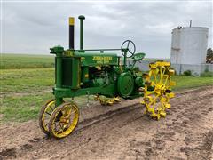 1938 John Deere G 2WD Tractor 