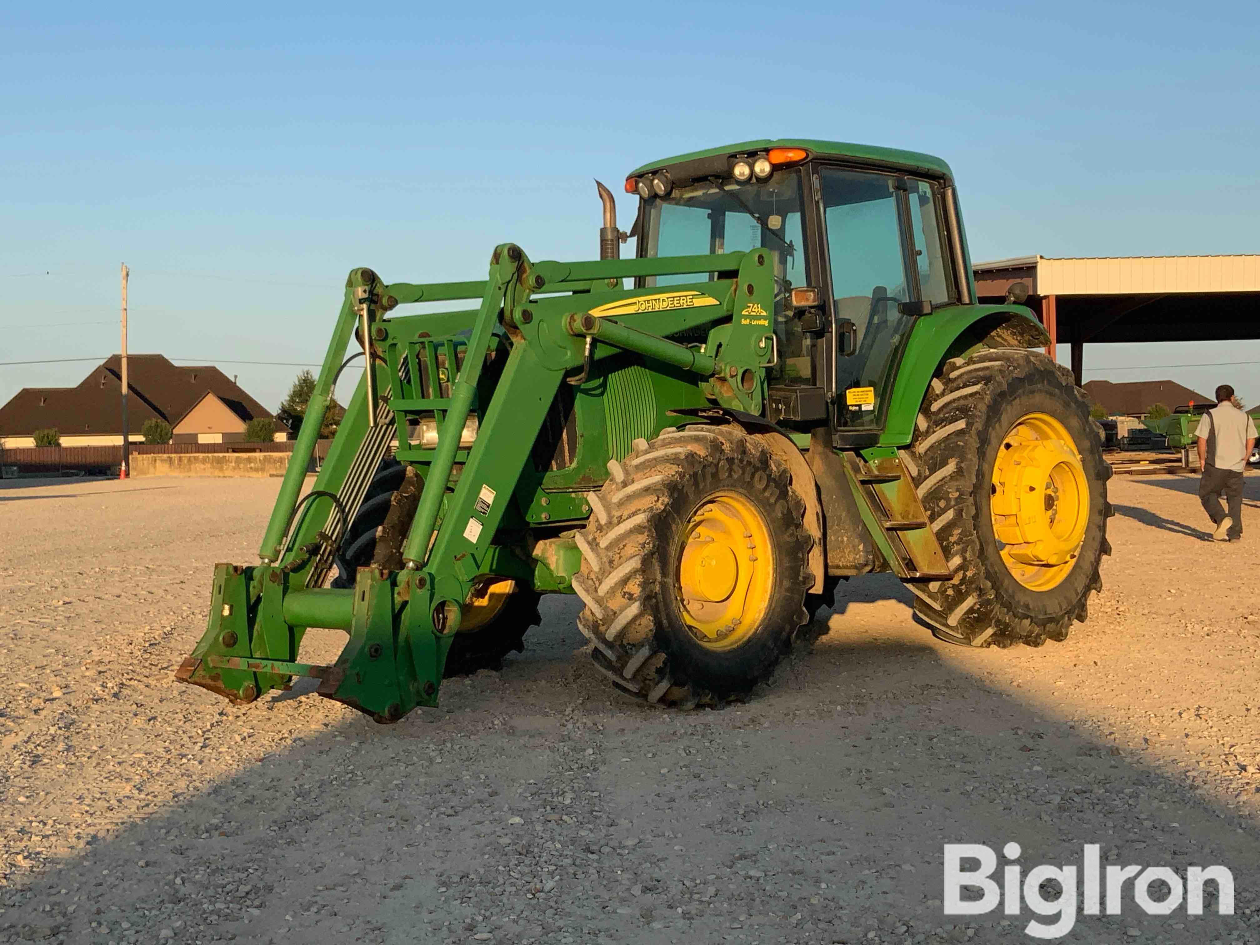 2006 John Deere 7520 MFWD Tractor W/Loader 