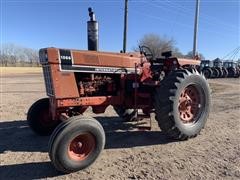 1976 International 1066 Black Stripe 2WD Tractor 