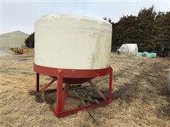 1,000 Gal Poly Storage Tank 